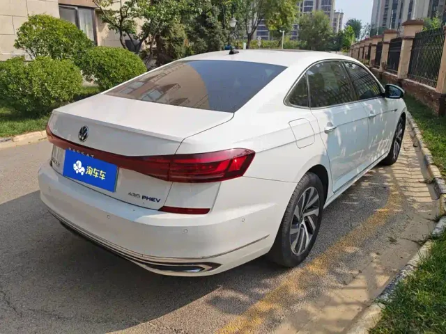 Volkswagen Passat — Фото автомобиля 3
