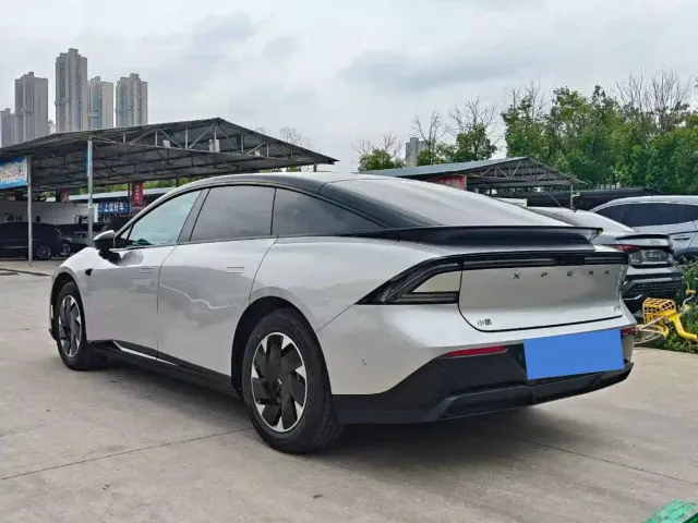 Xpeng P7+ — Фото автомобиля 4