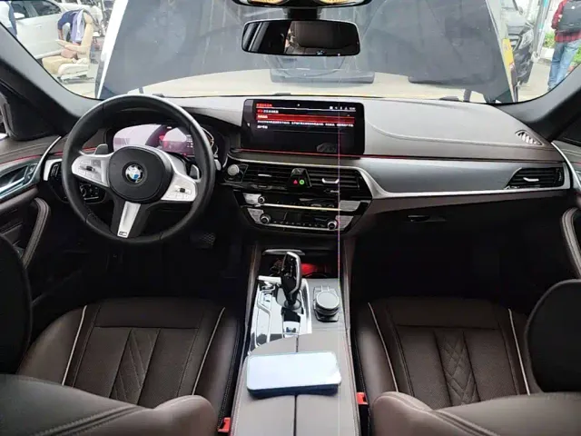 BMW 5 Series — Фото автомобиля 9