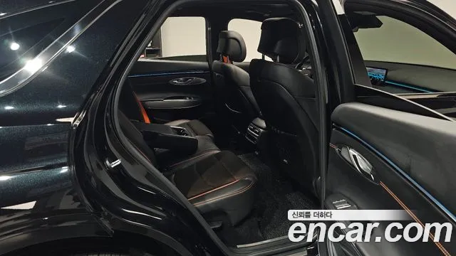 Genesis GV70 — Фото автомобиля 11
