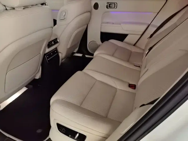 Li Auto L7 — Фото автомобиля 16