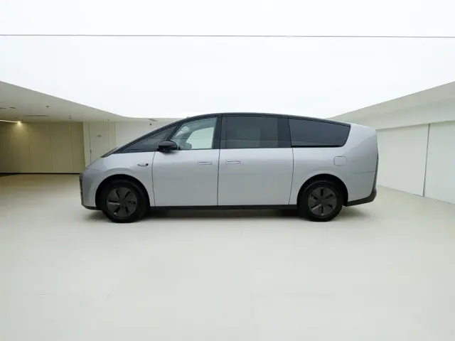 Li Auto MEGA — Фото автомобиля 4