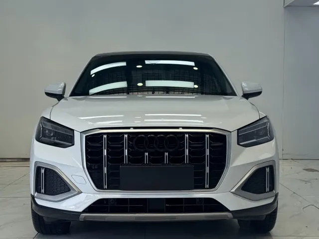 Audi Q2L — Фото автомобиля 2