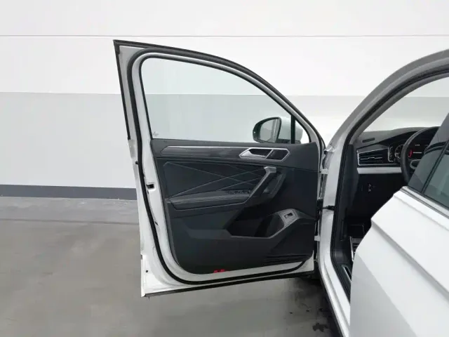 Volkswagen Tiguan L 2024 330TSI Automatic 2WD R-Line Premium Enjoyment Edition — Фото автомобиля 8