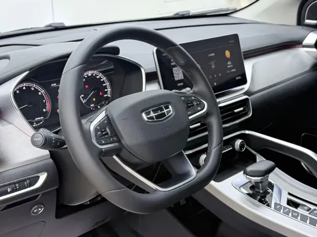 Geely Binyue — Фото автомобиля 7