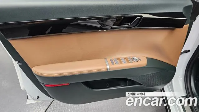 Hyundai Grandeur Grandeur (GN7) 2.5 Бензин 2WD — Фото автомобиля 24