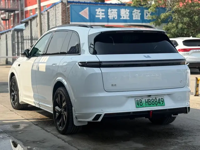 Li Auto L7 — Фото автомобиля 14