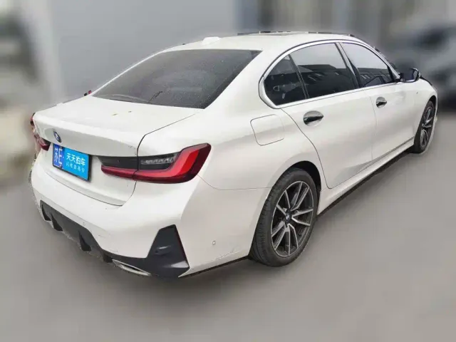 BMW 3 Series — Фото автомобиля 2
