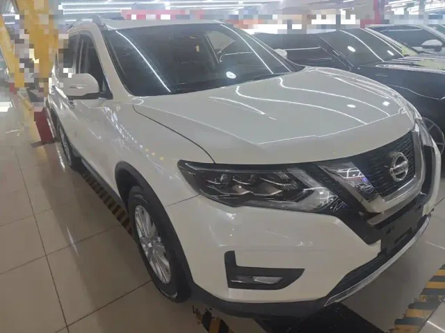 Nissan X-Trail — Фото автомобиля 3
