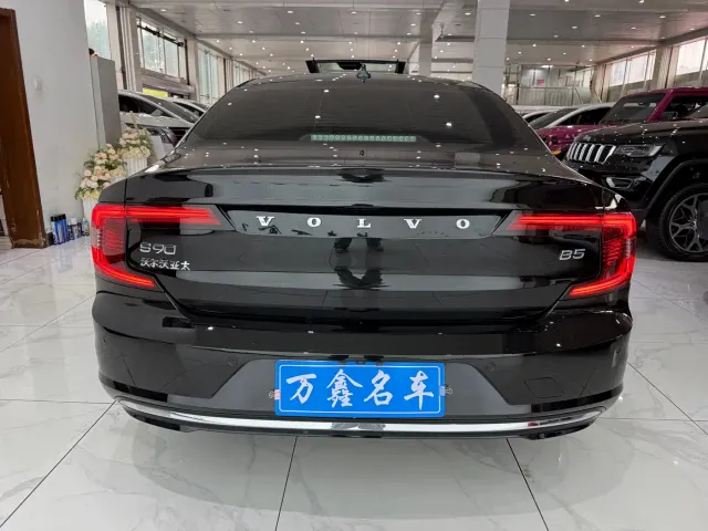 Volvo S90 — Фото автомобиля 19