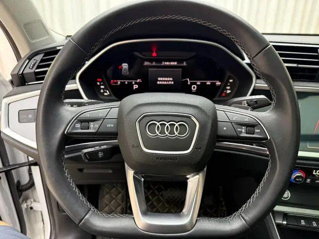 Audi Q3 — Фото автомобиля 6