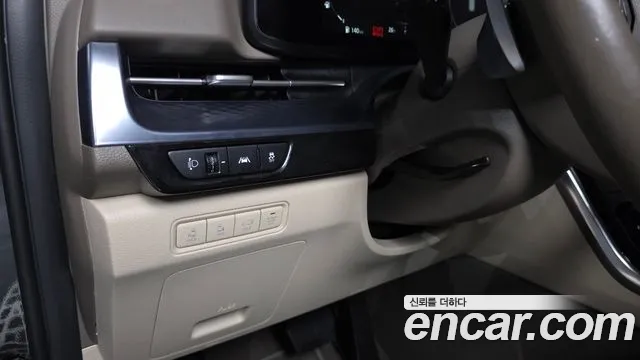 Kia Carnival Generation 4 — Фото автомобиля 26
