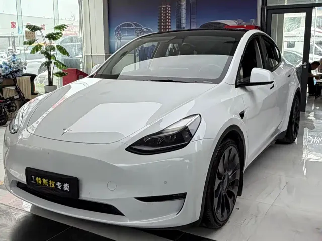 Фотография автомобиля — Tesla Model Y