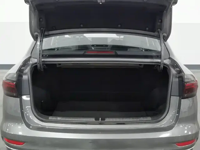 Geely Emgrand — Фото автомобиля 16