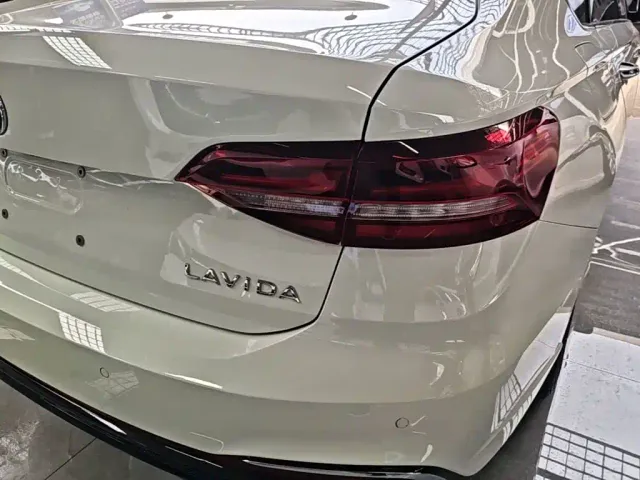Volkswagen Lavida — Фото автомобиля 7