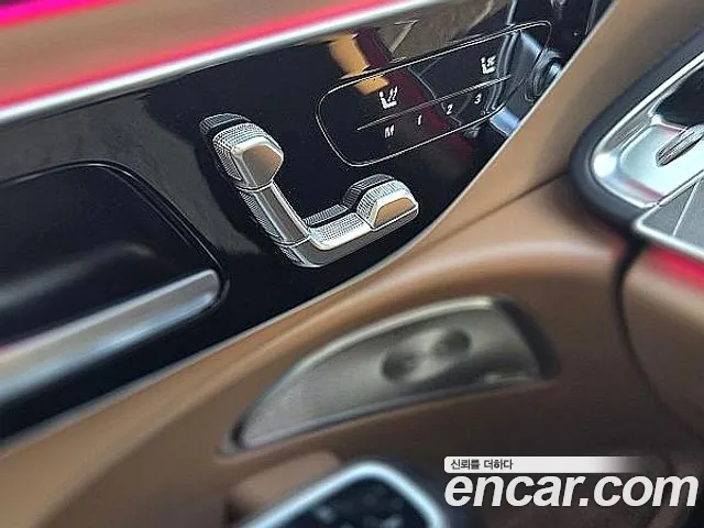 Mercedes-Benz E-Class — Фото автомобиля 11