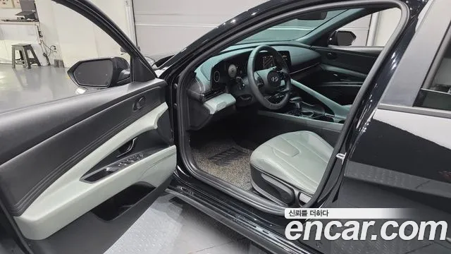 Hyundai Avante CN7 — Фото автомобиля 10