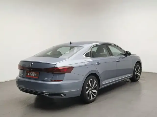 Volkswagen Passat — Фото автомобиля 2