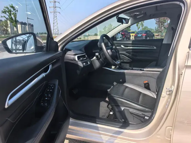 Geely Emgrand — Фото автомобиля 4