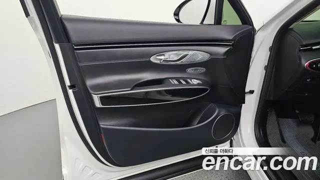 Genesis GV70 2.5T Бензин 2WD — Фото автомобиля 21