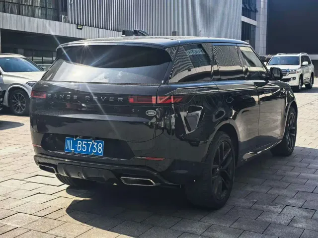 Land Rover Range Rover Sport — Фото автомобиля 9