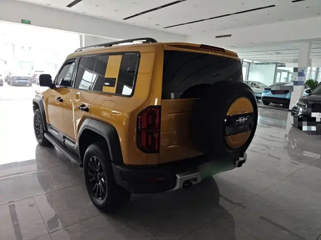 BYD FangChengBao Leopard 5 — Фото автомобиля 4