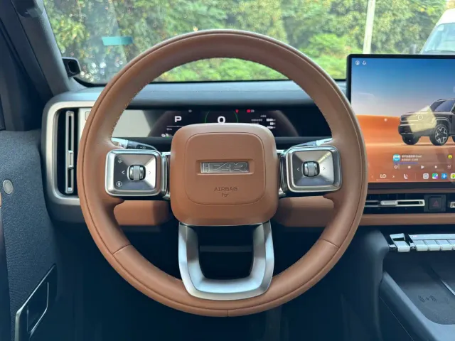 iCAR V27 — Фото автомобиля 8