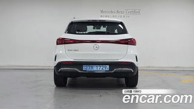 Mercedes-Benz EQA — Фото автомобиля 4
