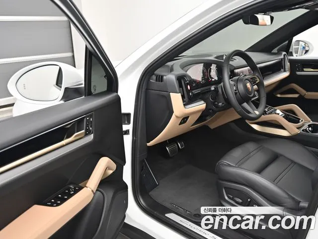 Porsche Cayenne — Фото автомобиля 12