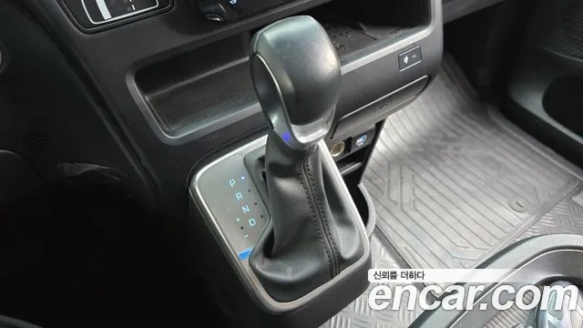 Hyundai Staria — Фото автомобиля 9