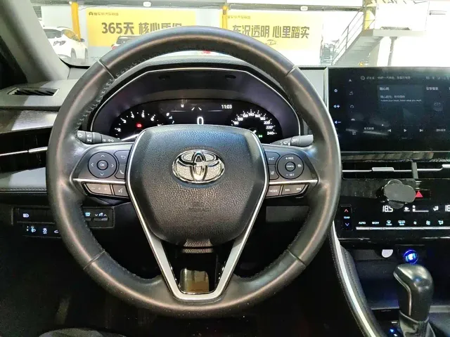 Toyota Avalon — Фото автомобиля 12