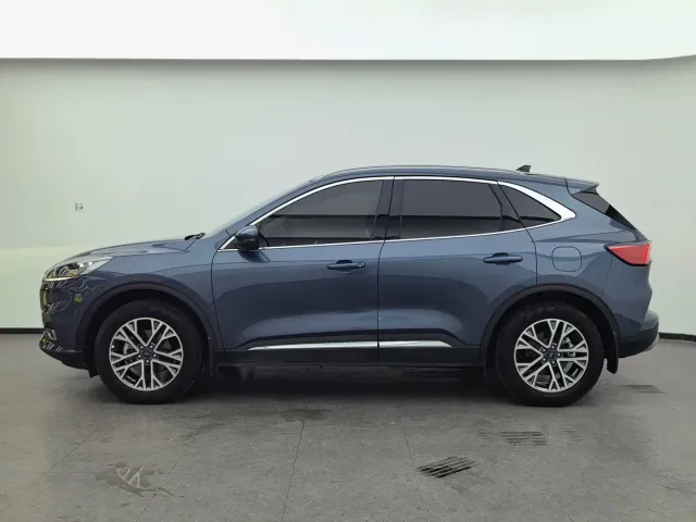 Ford Escape — Фото автомобиля 7
