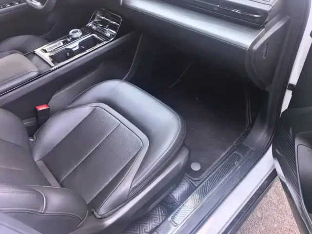 Wuling Starlight — Фото автомобиля 8