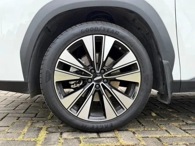 Geely Boyue L — Фото автомобиля 17