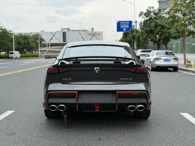 Changan UNI-V — Фото автомобиля 14