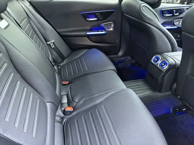 Mercedes-Benz C-Class — Фото автомобиля 8