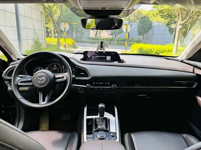 Mazda CX-30 — Фото автомобиля 10