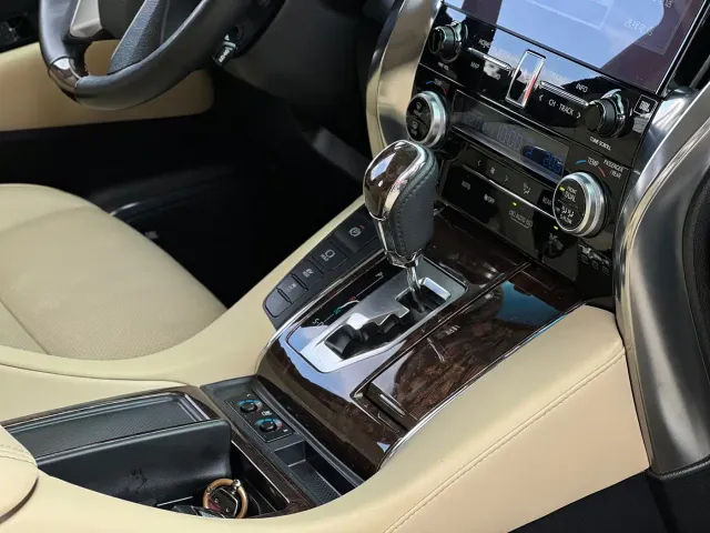 Toyota Alphard — Фото автомобиля 13