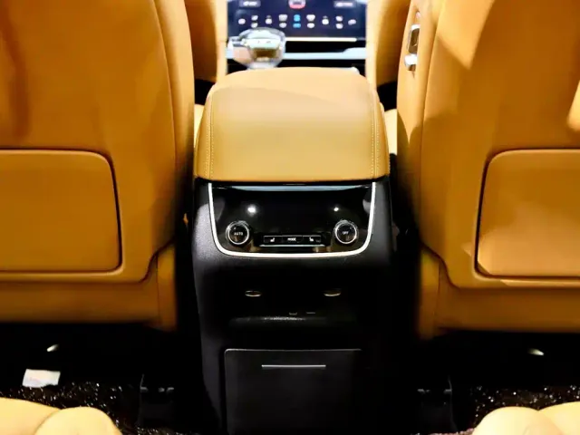 Li Auto ONE — Фото автомобиля 15