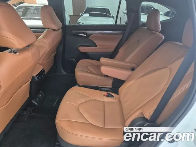 Toyota Highlander — Фото автомобиля 11