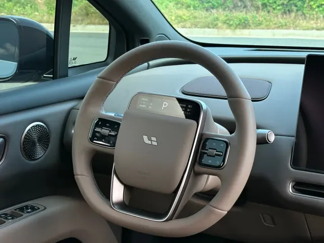 Li Auto i6 — Фото автомобиля 17