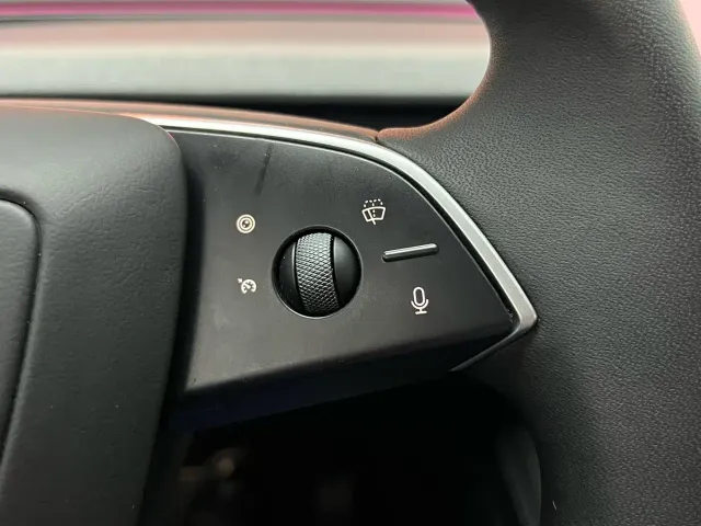 Tesla Model 3 — Фото автомобиля 22