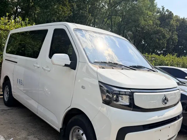Changan Ruixing EM60 — Фото автомобиля 3