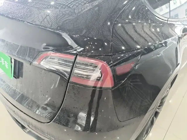 Tesla Model Y — Фото автомобиля 7