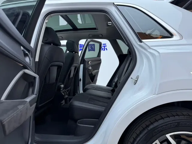 Audi Q3 — Фото автомобиля 12