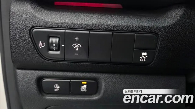 Kia Niro — Фото автомобиля 25