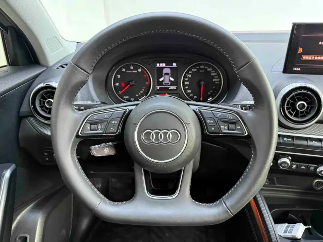 Audi Q2L — Фото автомобиля 11