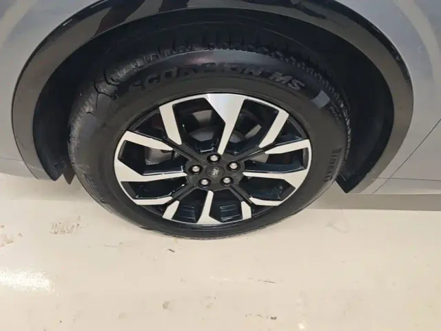 Ford Edge — Фото автомобиля 22