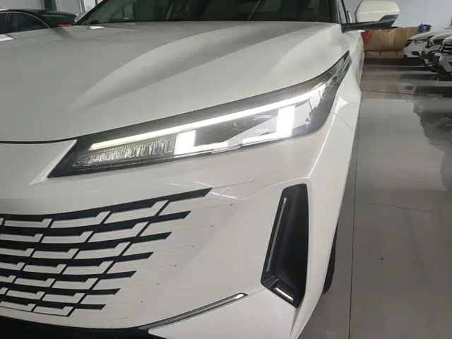 Changan Lamore — Фото автомобиля 17