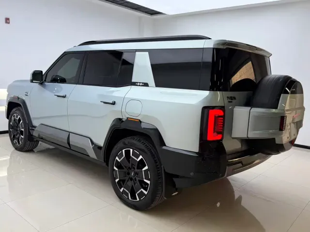 BYD FangChengBao Leopard 8 — Фото автомобиля 7